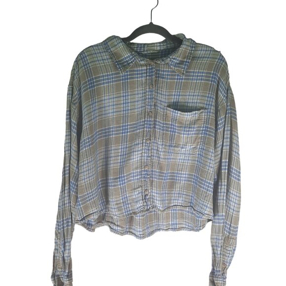 American Eagle Outfitters Tops - American Eagle Plaid Long Sleeve Semi Cropped Button Up